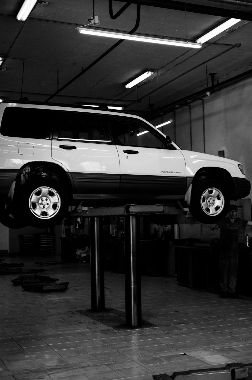 Hydraulic lifts